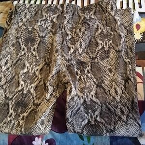 Apt. 9 Snake Skin Pattern Stretch Straight Leg jeans Women’s Size 16  35W 30L
